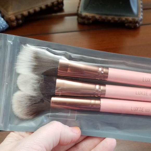 LUXIE 😊 BC CLASSIC FACE SET BRUSHES - Picture 6 of 7